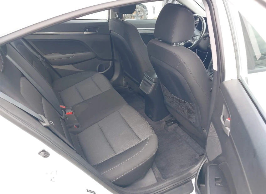 Hyundai Elantra 2.0    | Mobile.bg   11