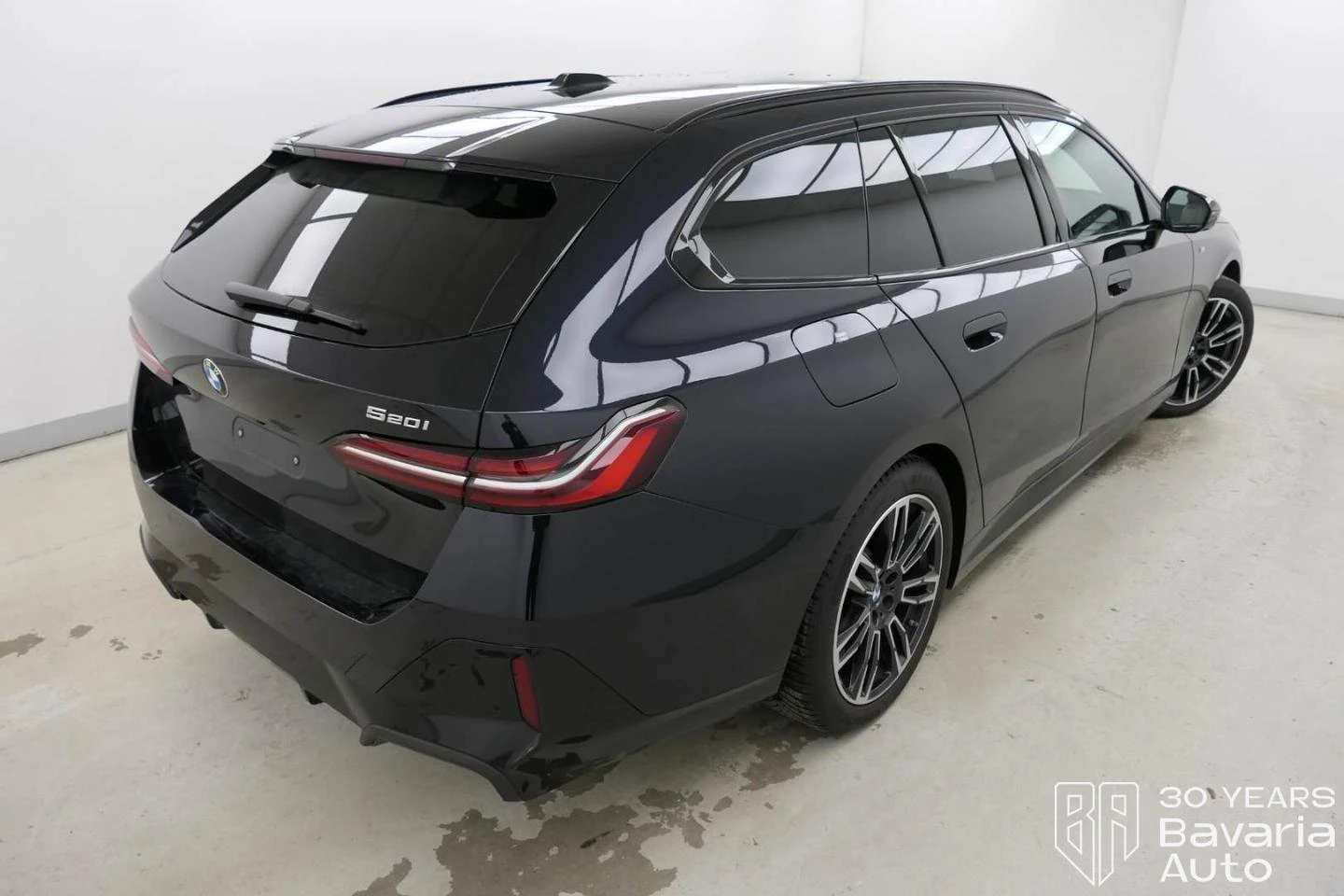 BMW 520 i Touring M Sport Paket Steptronic - изображение 3