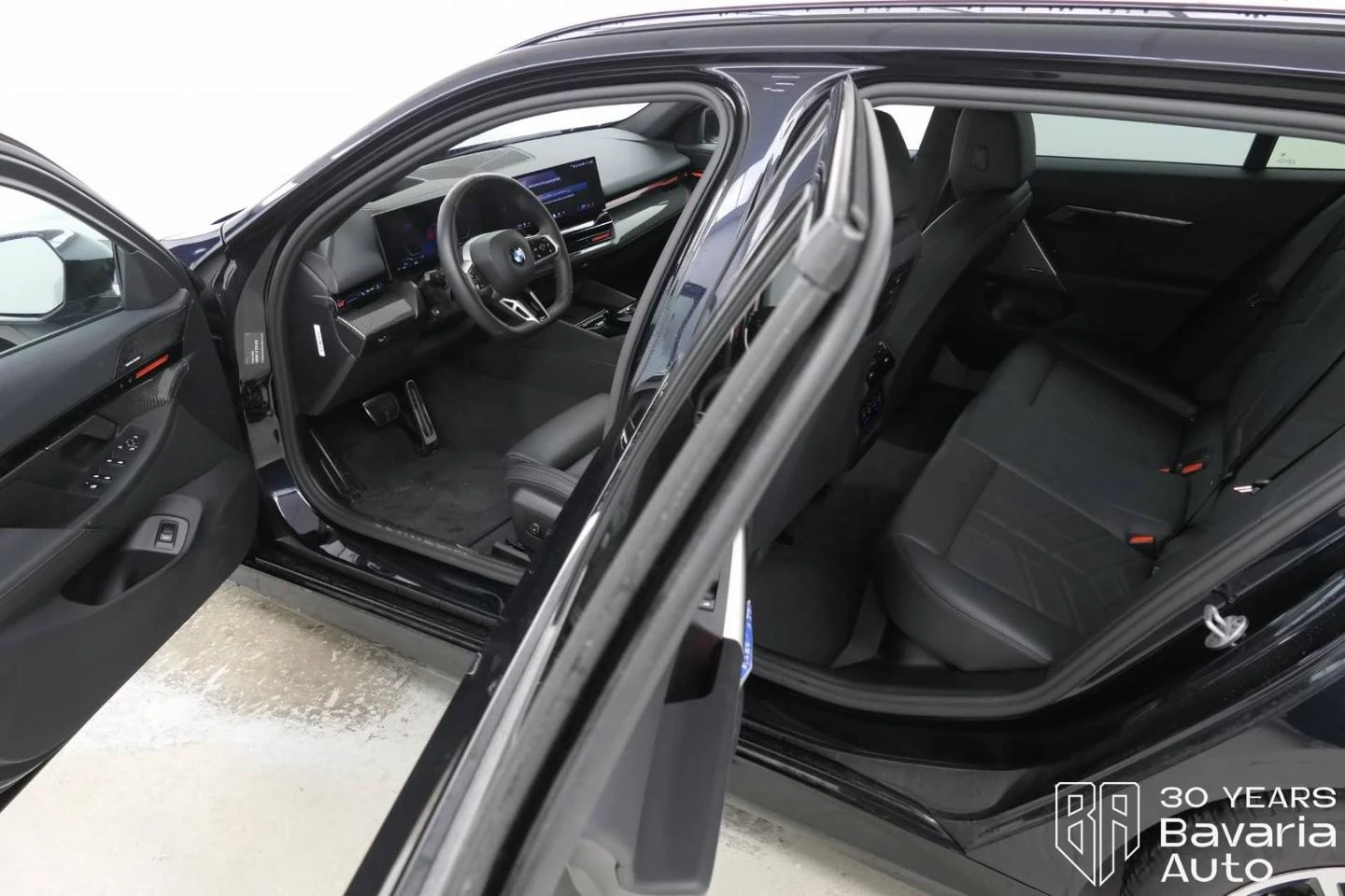 BMW 520 i Touring M Sport Paket Steptronic - изображение 5