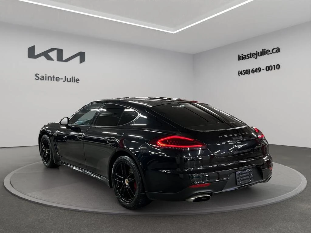 Porsche Panamera Без инциденти!* CARFAX* Кожа* Пано* Подгрев* Камер - изображение 3