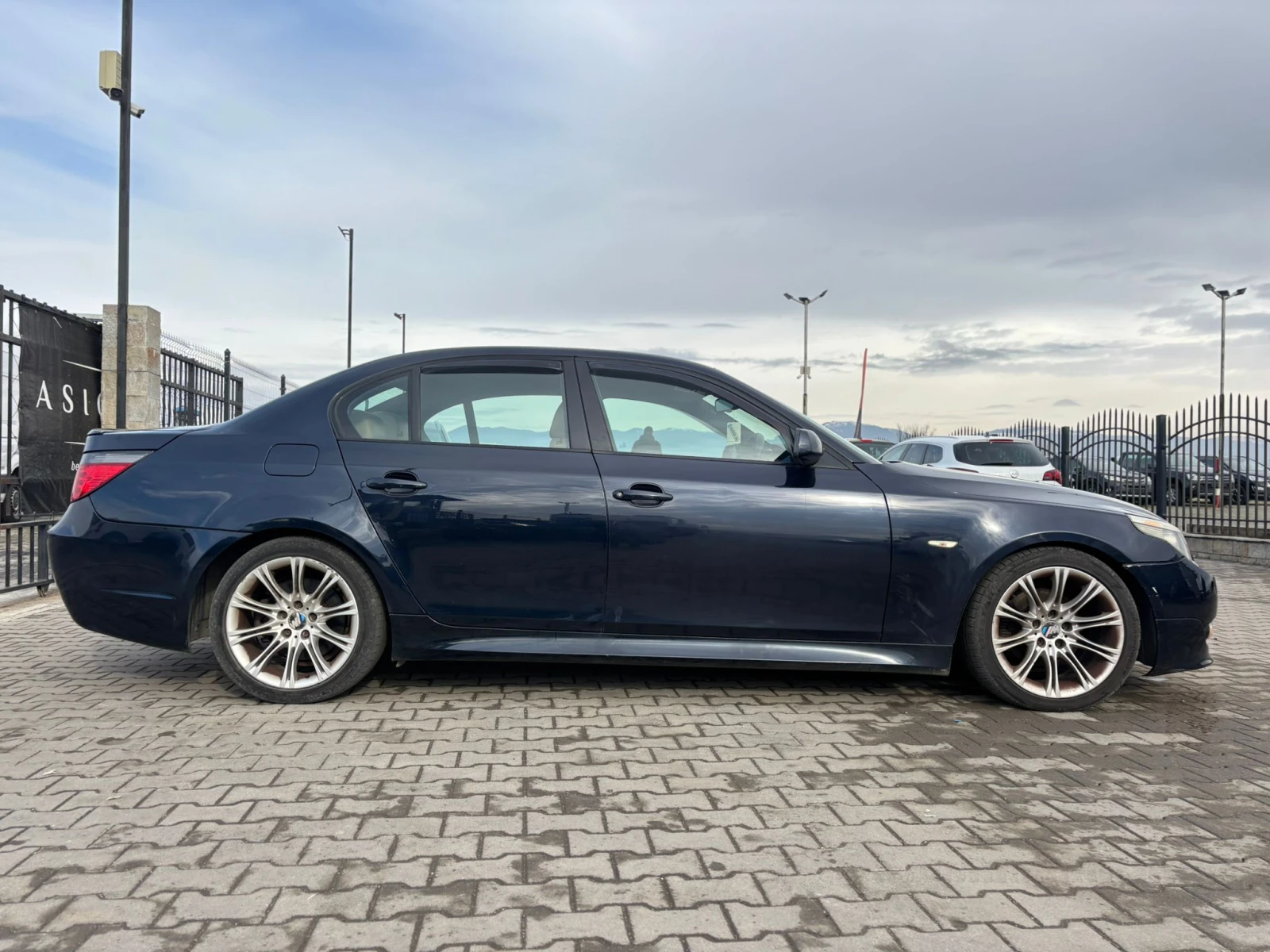 BMW 520 / M-PACK / ДЕСЕН ВОЛАН / - изображение 6