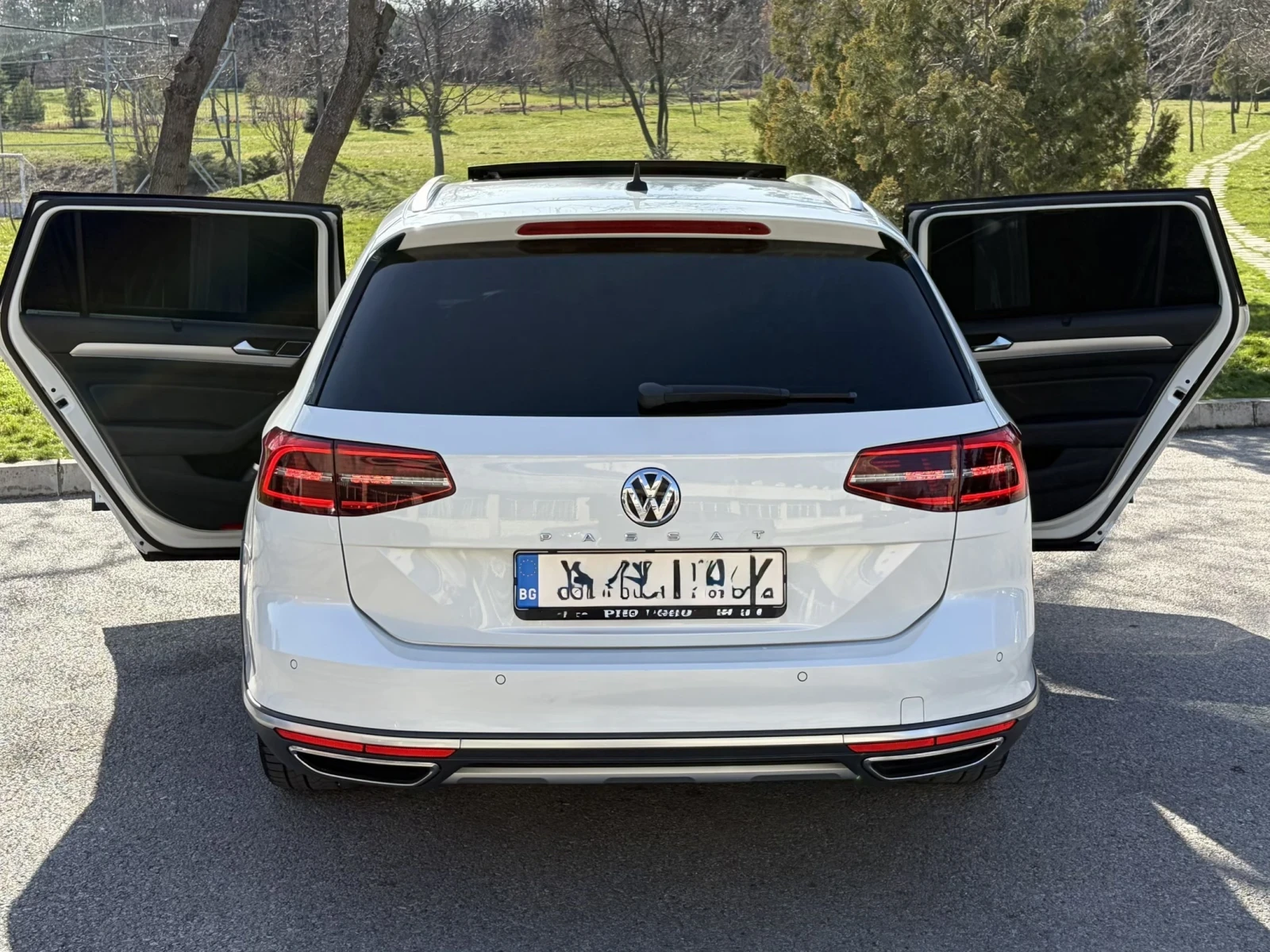 VW Alltrack 2.0 TDi 239 к.с FULL, снимка 17 - Автомобили и джипове - 53893181