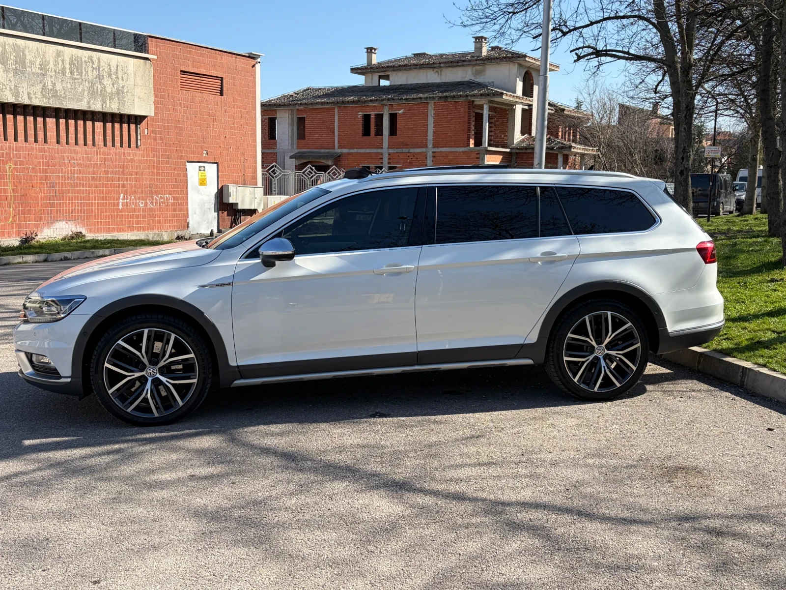 VW Alltrack 2.0 TDi 239 к.с FULL, снимка 4 - Автомобили и джипове - 53828932