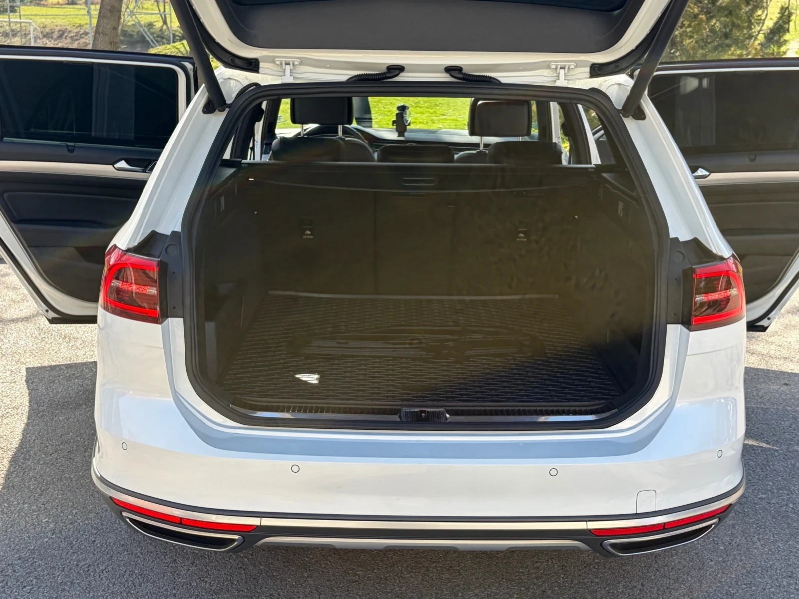 VW Alltrack 2.0 TDi 239 к.с FULL, снимка 15 - Автомобили и джипове - 53828932