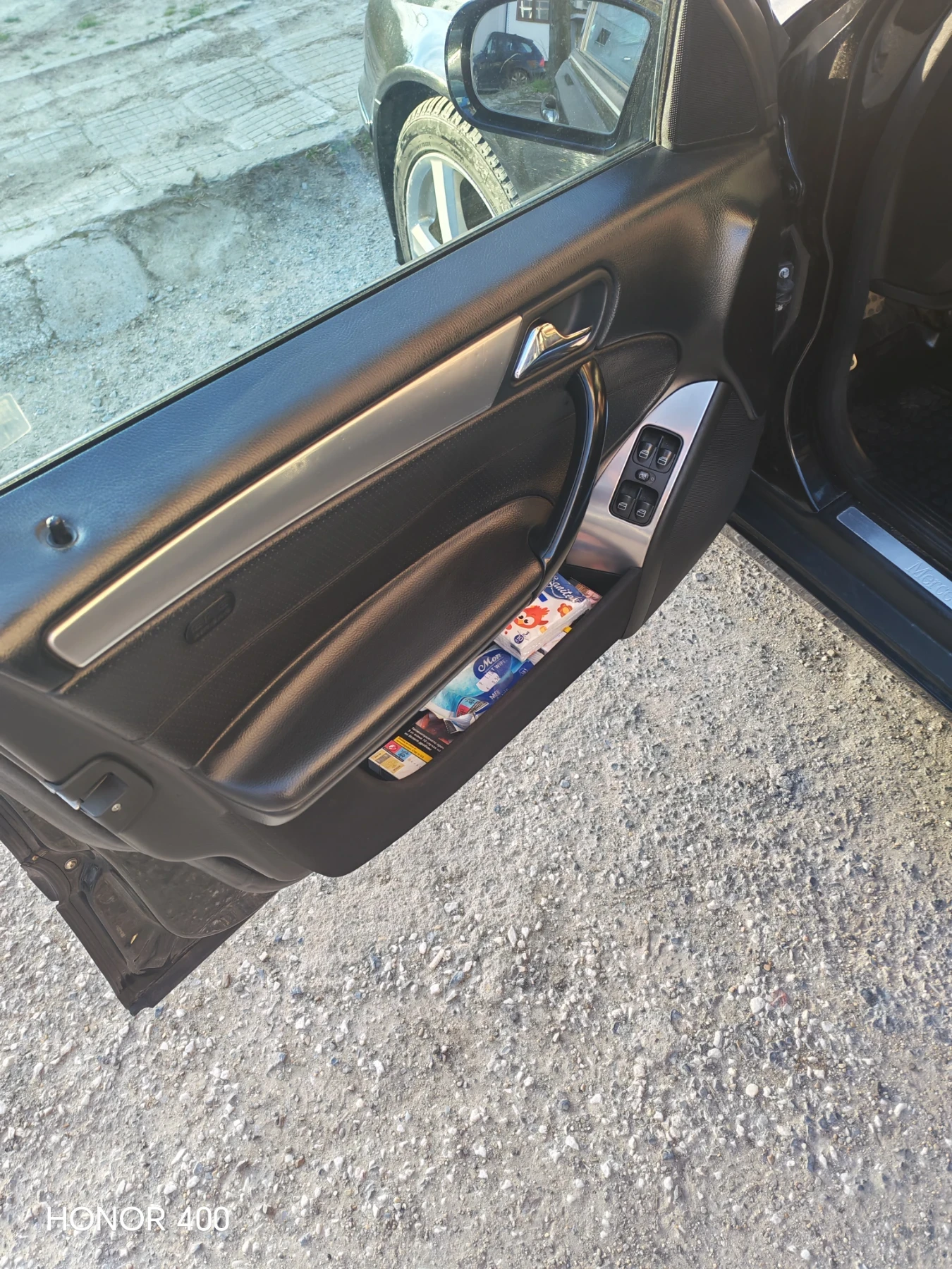 Mercedes-Benz C 220, снимка 9 - Автомобили и джипове - 54044658