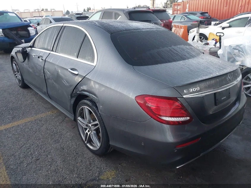 Mercedes-Benz E 300 2.0L I-4 DI, DOHC, VVT, TURBO, 241HP Rear Wheel | Mobile.bg � ����������� 3