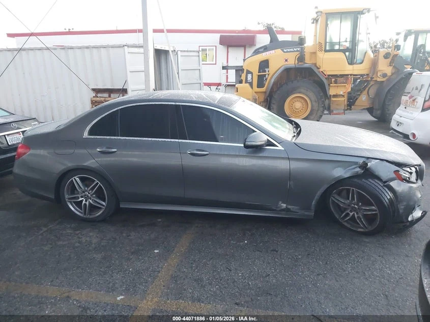 Mercedes-Benz E 300 2.0L I-4 DI, DOHC, VVT, TURBO, 241HP Rear Wheel | Mobile.bg � ����������� 13