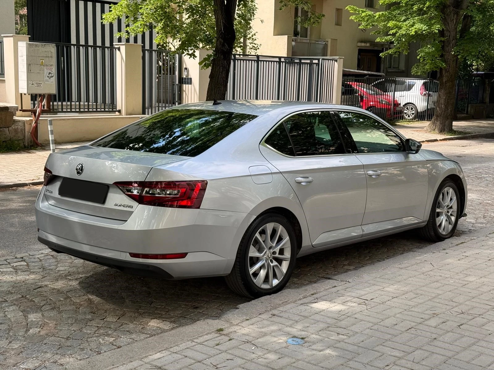 Skoda Superb 2.0 TDI  , снимка 6 - Автомобили и джипове - 54566326