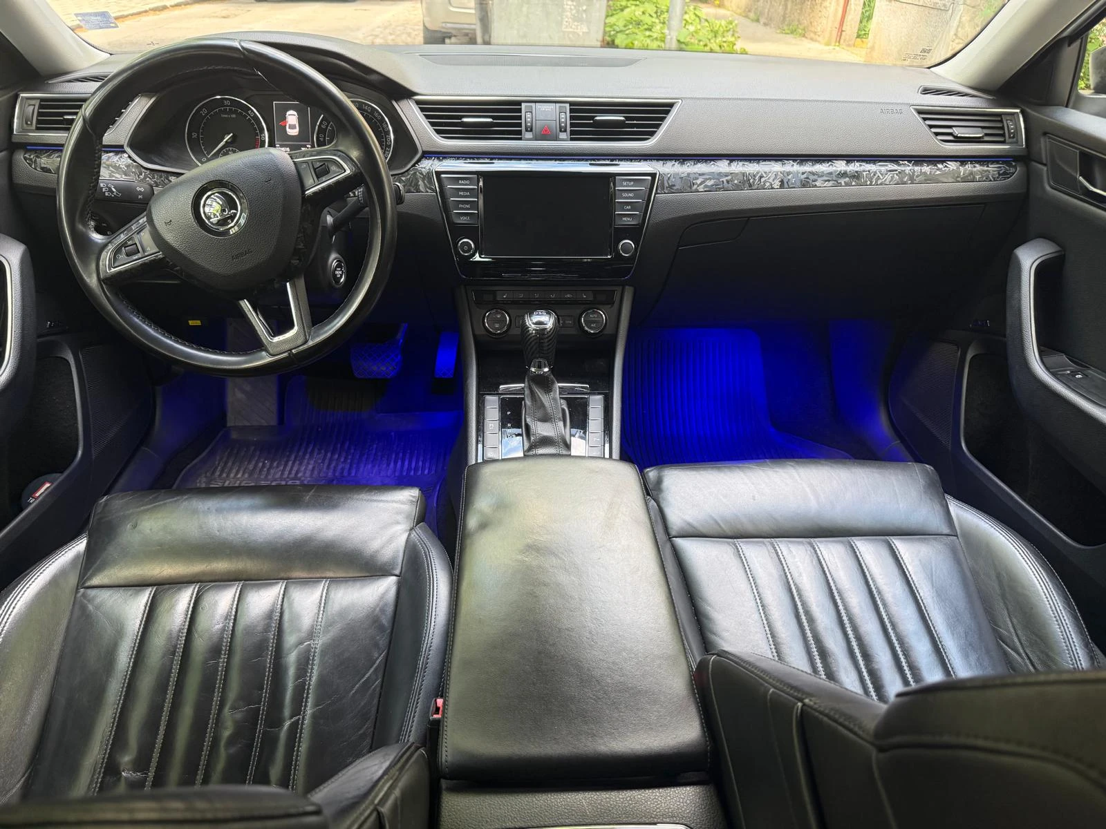Skoda Superb 2.0 TDI  , снимка 11 - Автомобили и джипове - 54566326