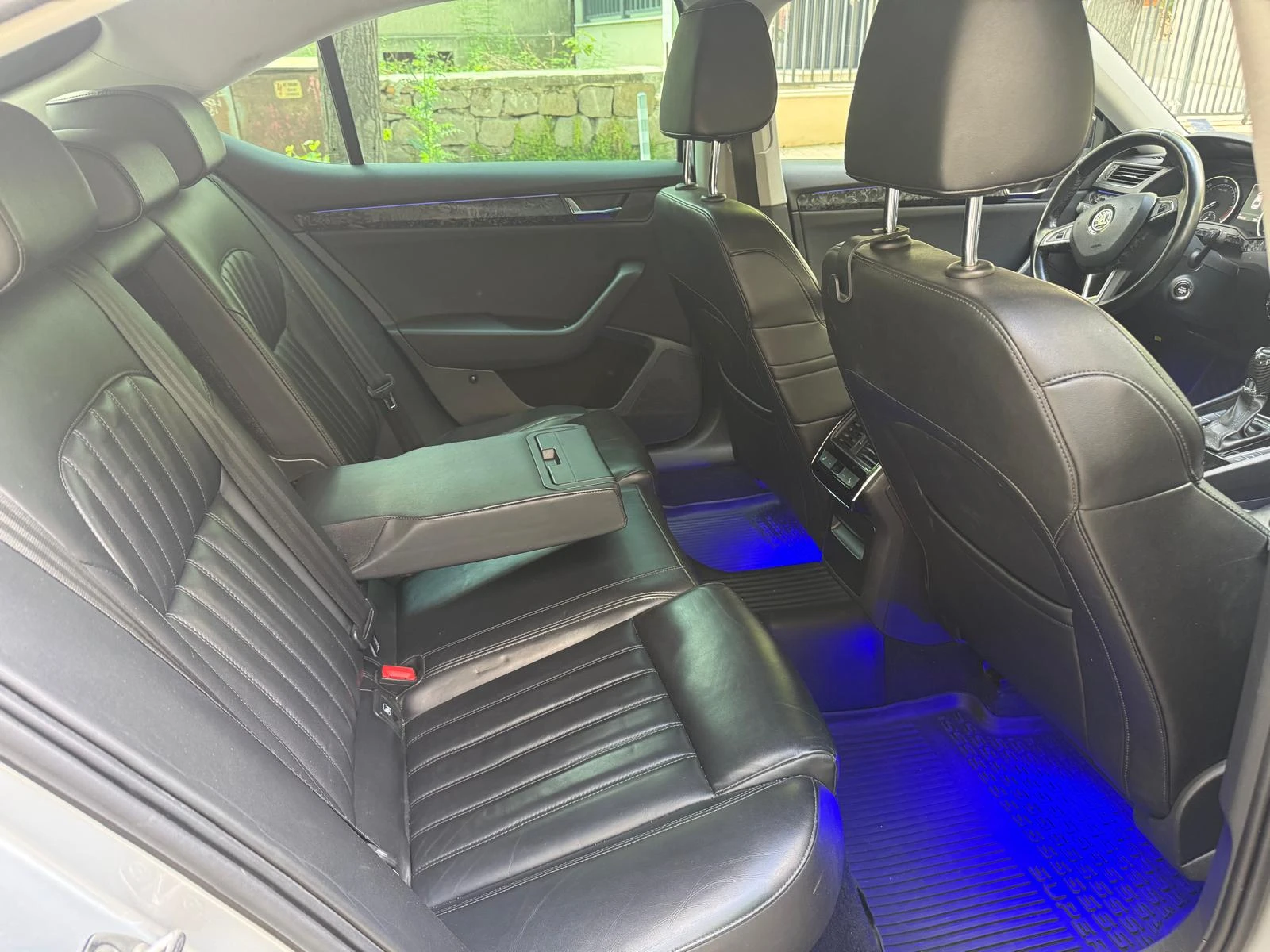 Skoda Superb 2.0 TDI  , снимка 15 - Автомобили и джипове - 54566326