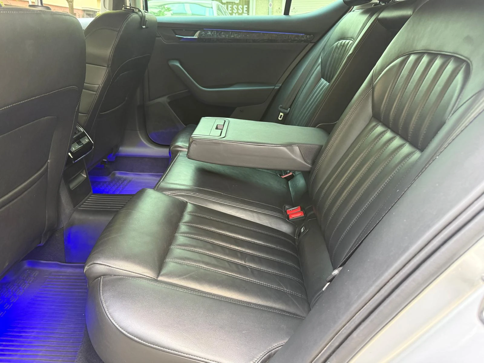 Skoda Superb 2.0 TDI  , снимка 16 - Автомобили и джипове - 54566326