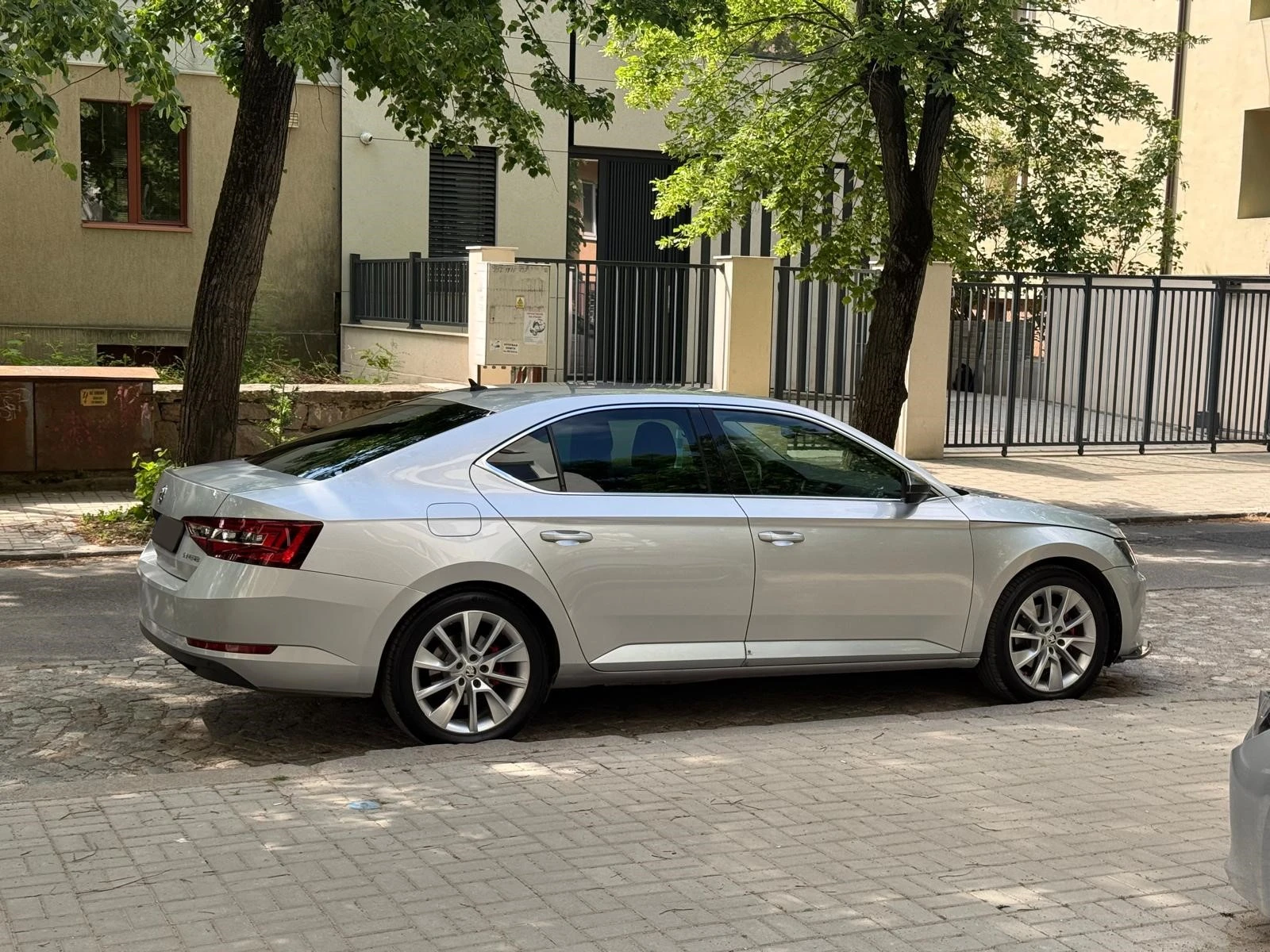Skoda Superb 2.0 TDI  , снимка 7 - Автомобили и джипове - 54566326
