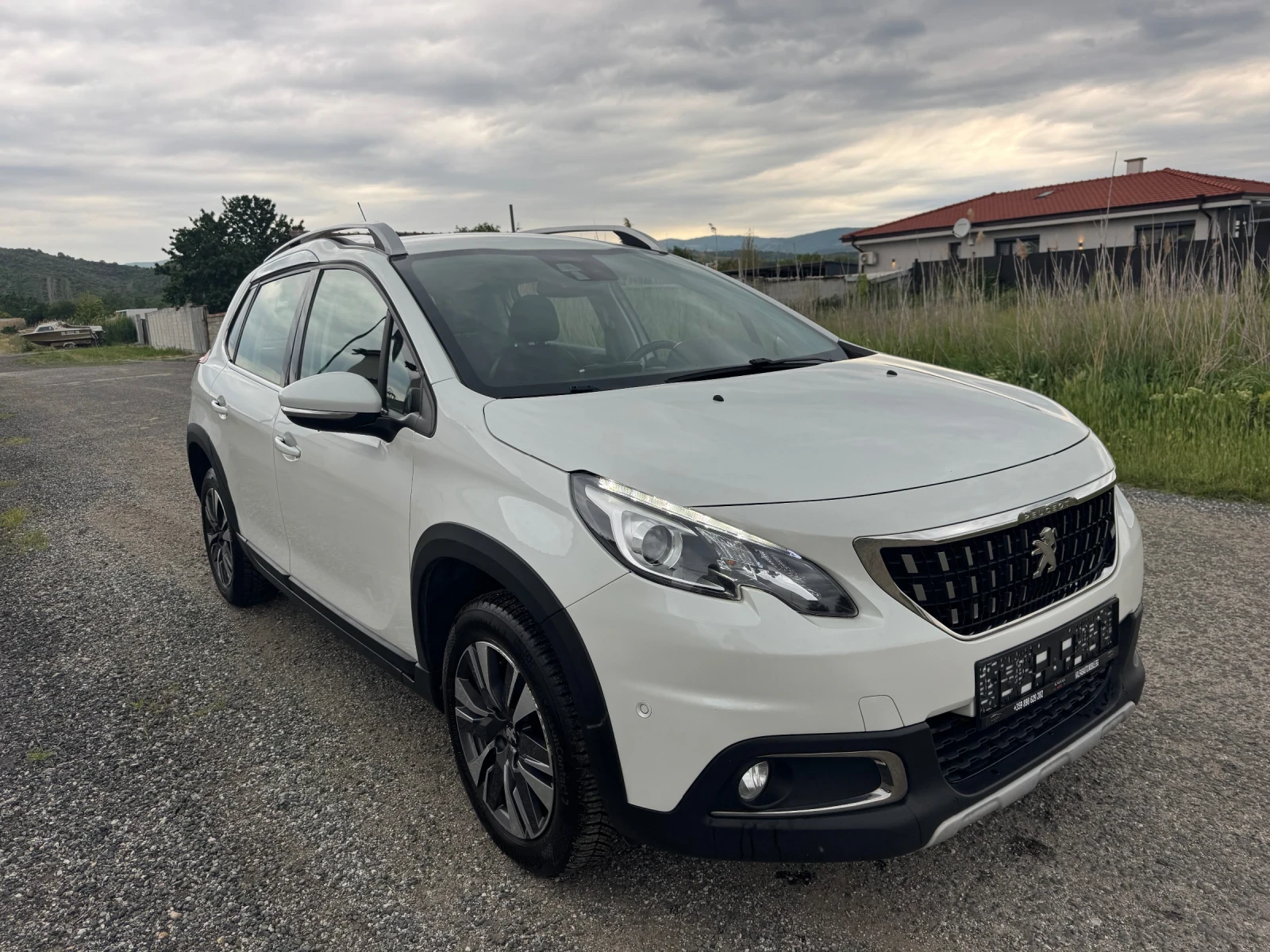 Peugeot 2008 1.2T * ALLURE* CAMERA* NAVI* , снимка 3 - Автомобили и джипове - 54609019