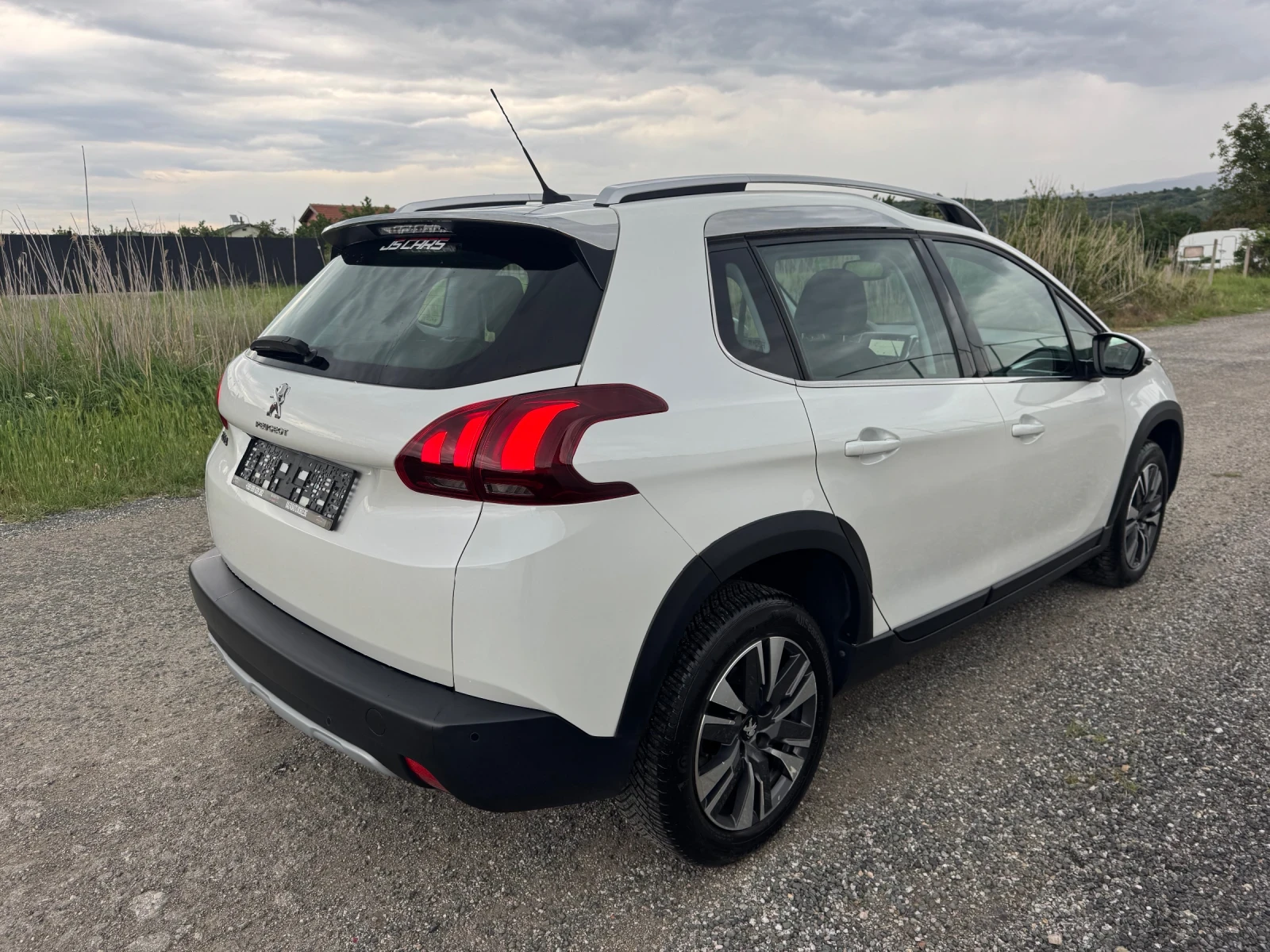 Peugeot 2008 1.2T * ALLURE* CAMERA* NAVI* , снимка 5 - Автомобили и джипове - 54609019