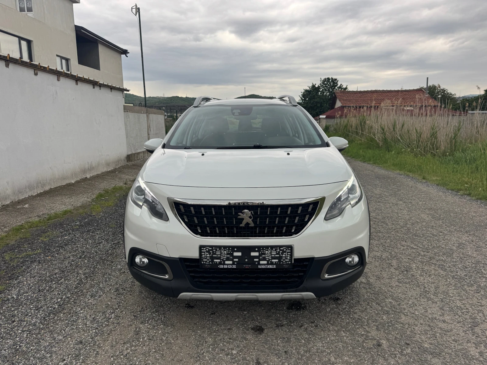 Peugeot 2008 1.2T * ALLURE* CAMERA* NAVI* , снимка 2 - Автомобили и джипове - 54609019