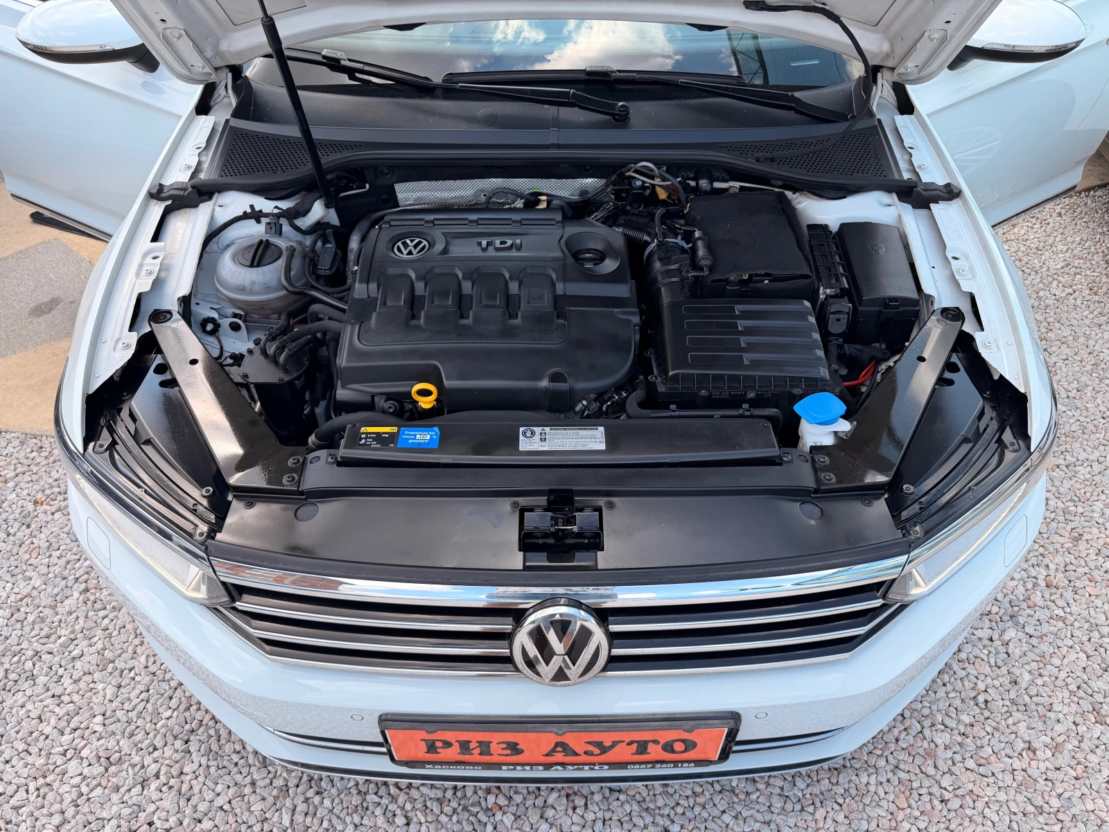 VW Passat 2.0TDI* 190ks* KEYLESS* AVTOMAT* NAVI* LIZING, снимка 17 - Автомобили и джипове - 55146044