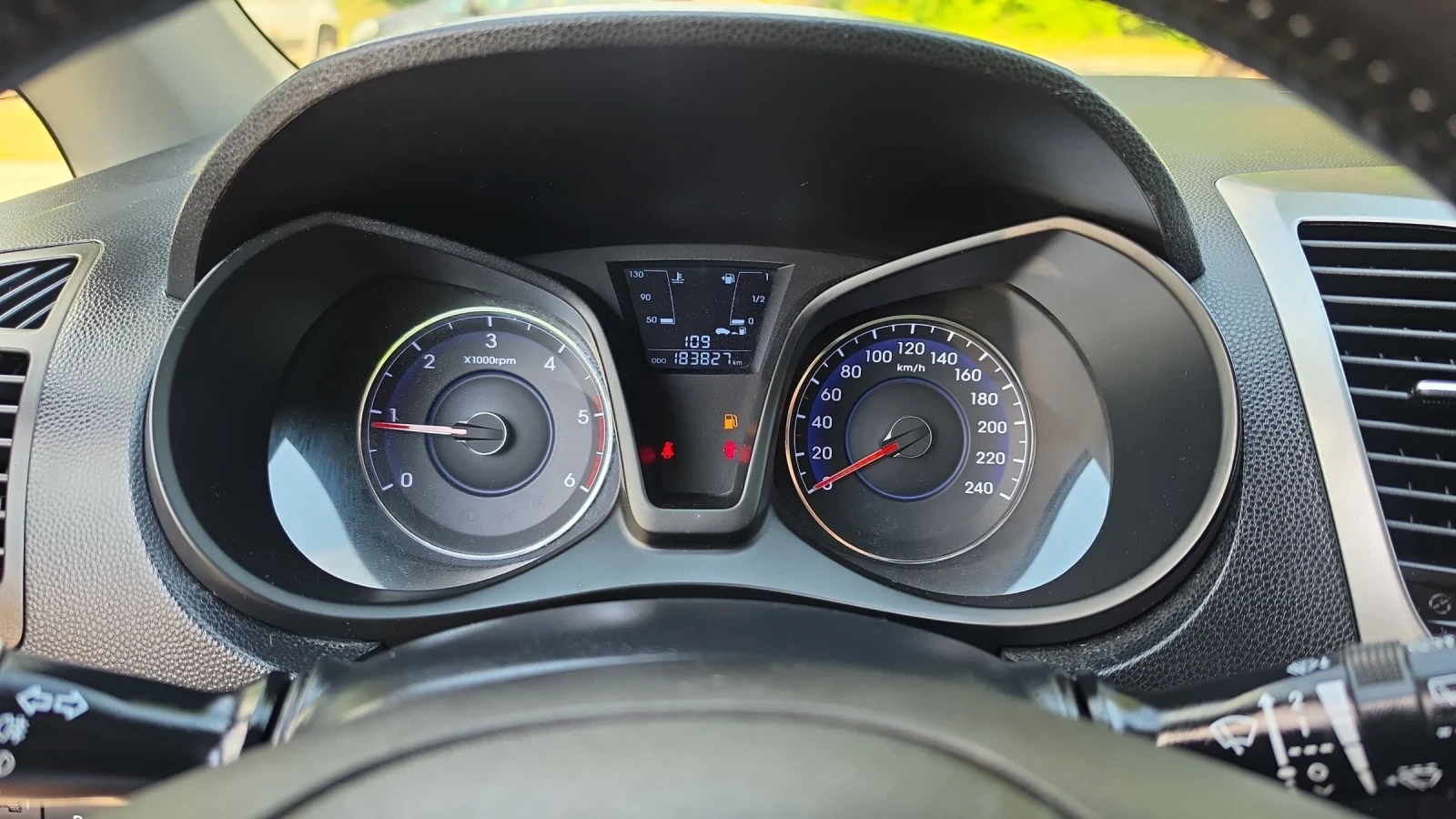 Hyundai Ix20 1.4CRDI, снимка 13 - Автомобили и джипове - 55156701