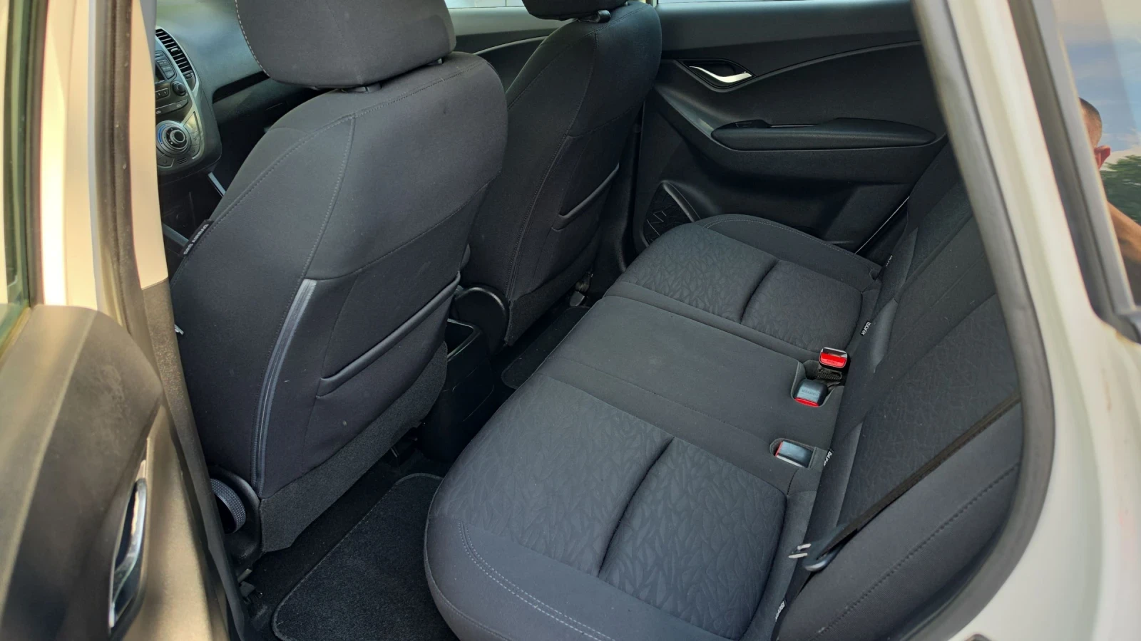 Hyundai Ix20 1.4CRDI, снимка 9 - Автомобили и джипове - 55156701