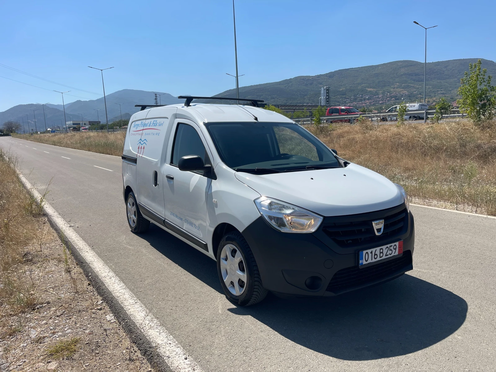 Dacia Dokker 1, 6SCe 100 Ambiance Швейцария, снимка 3 - Автомобили и джипове - 55645221