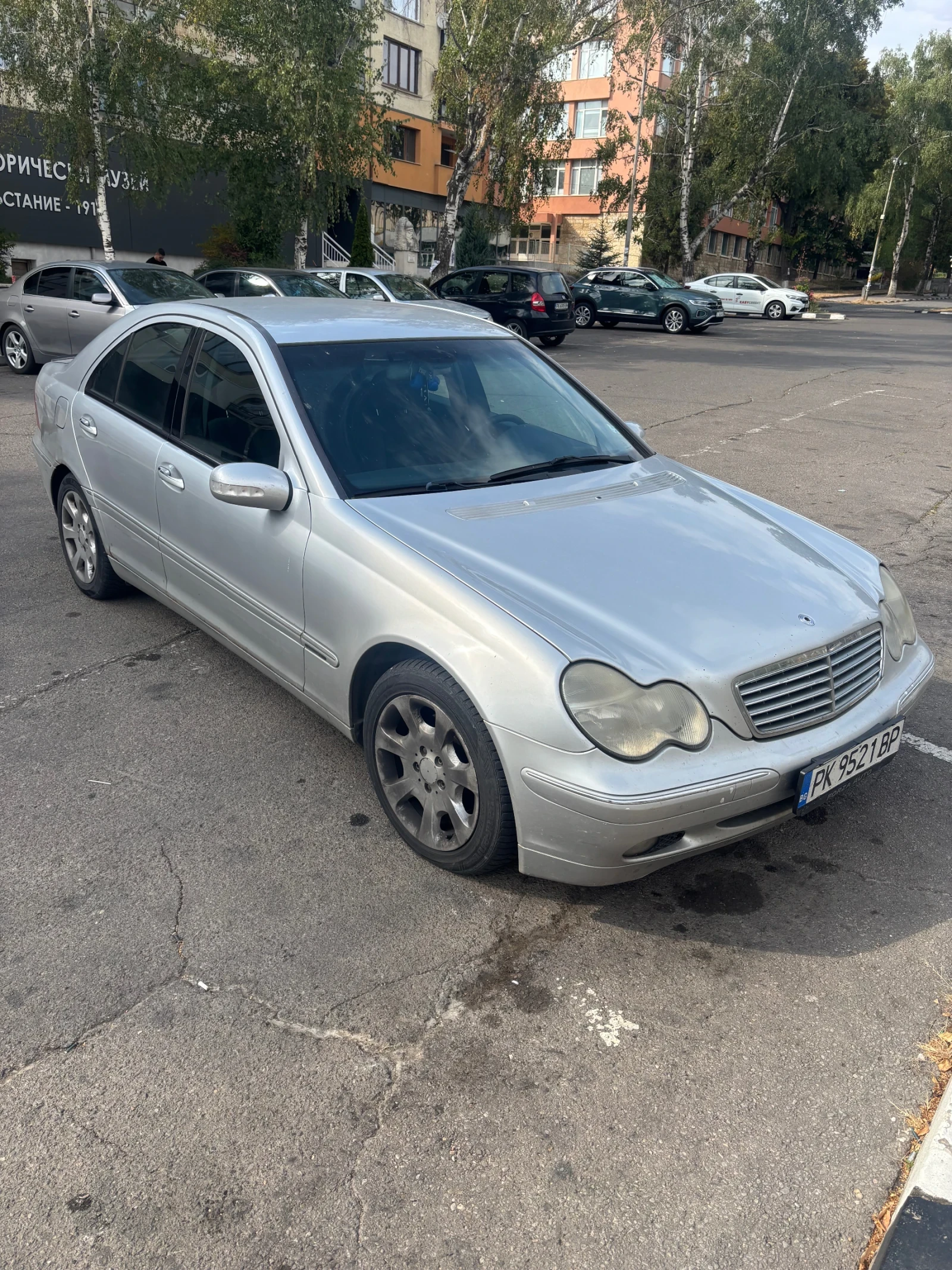 Mercedes-Benz 220