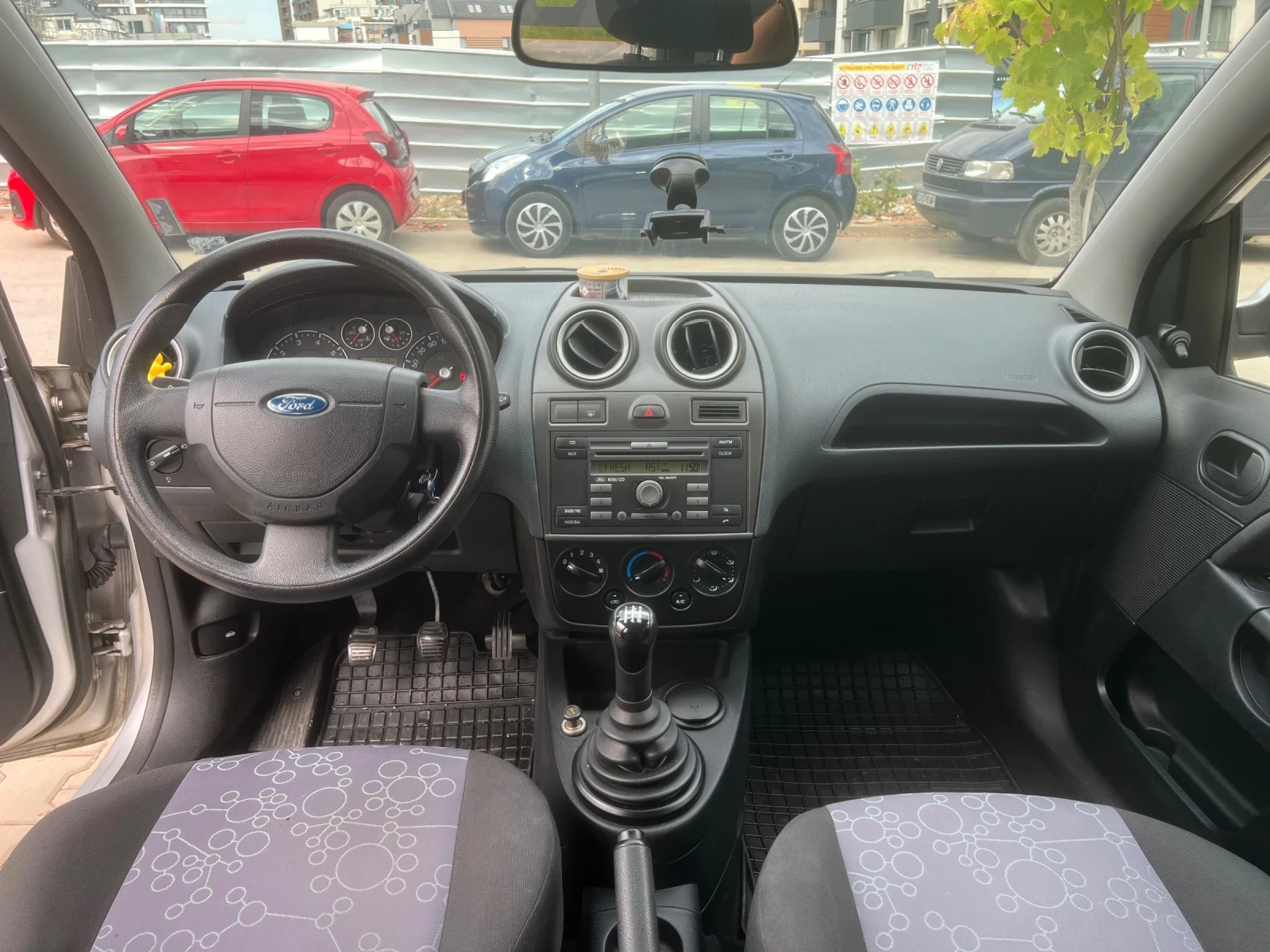Ford Fiesta 1.4 16V, снимка 12 - Автомобили и джипове - 56137735
