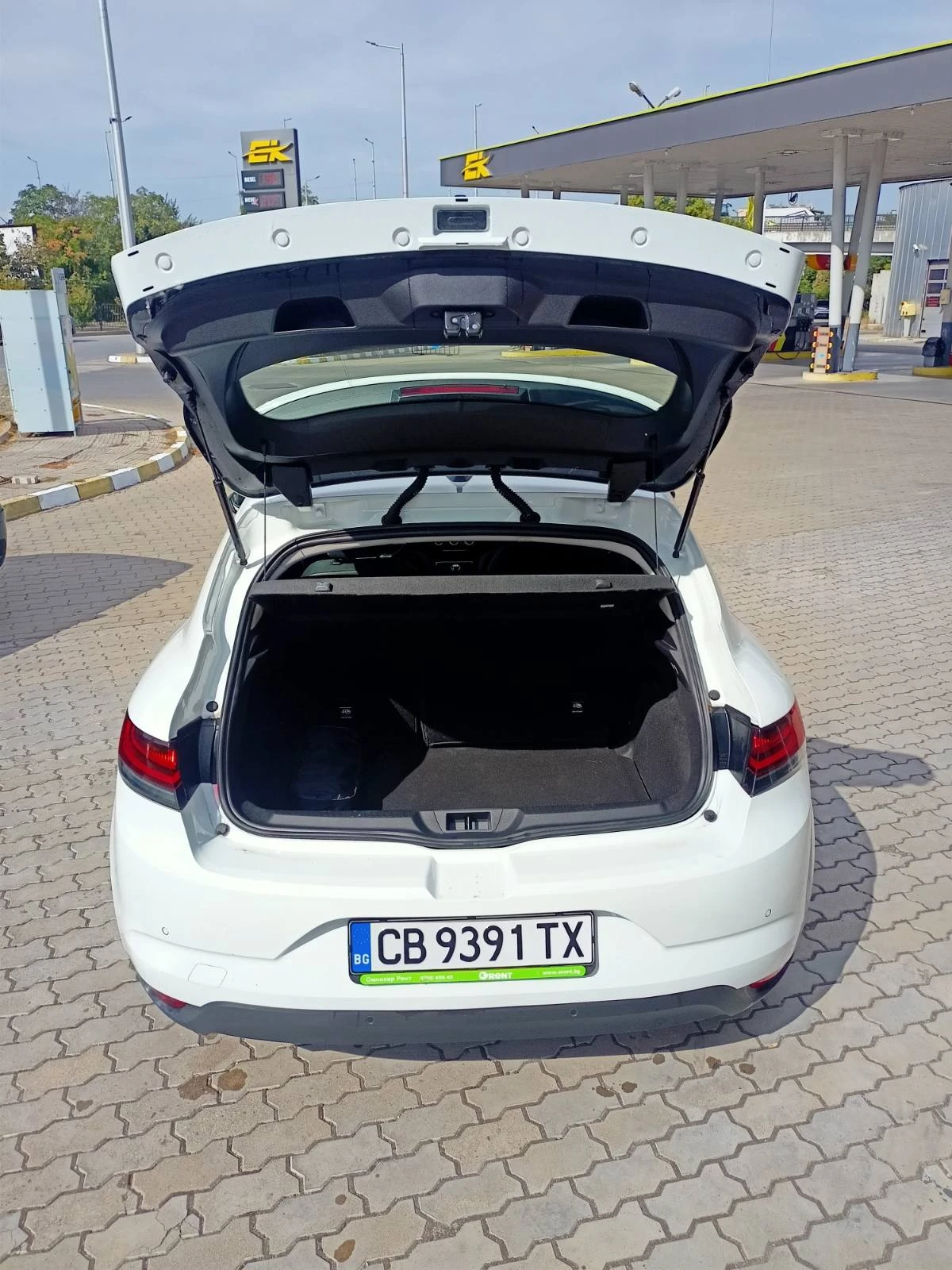 Renault Megane 1.3TCe hatch, снимка 5 - Автомобили и джипове - 56288084