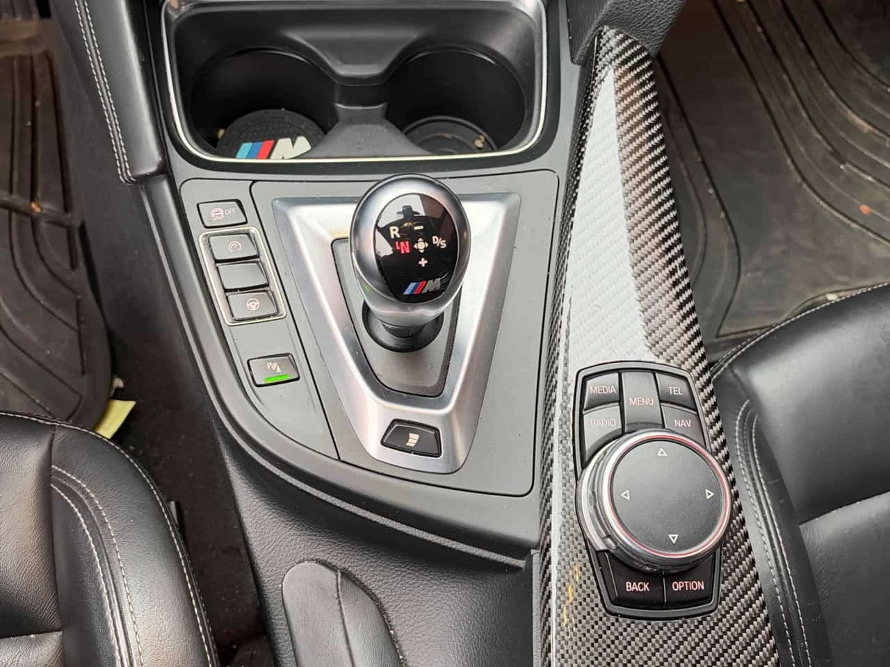BMW M4 2dr Cpe  CARFAX, снимка 13 - Автомобили и джипове - 56577661
