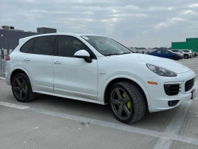 Porsche Cayenne S E Hybrid  CARFAX - 24900 € / 48700.17 лв. - 75539417 3