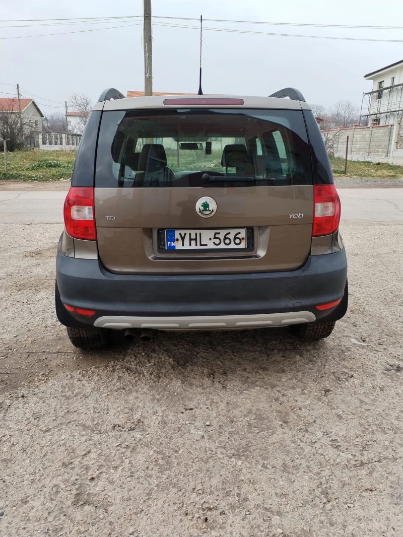 Skoda Yeti 2.0 TDI, снимка 6 - Автомобили и джипове - 48789279