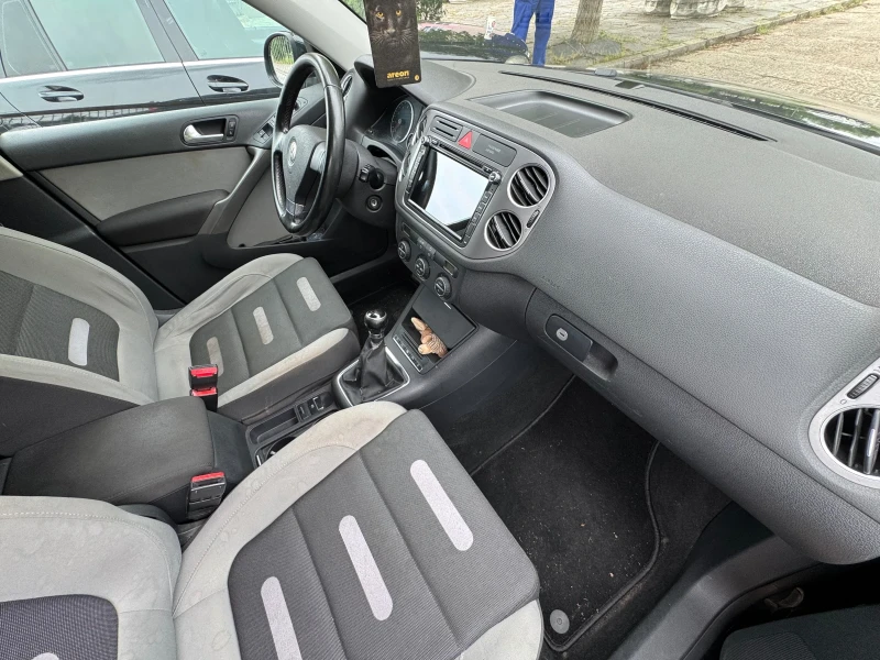 VW Tiguan  2.0 TSI (170 кс) 4MOTION, снимка 10 - Автомобили и джипове - 50209956