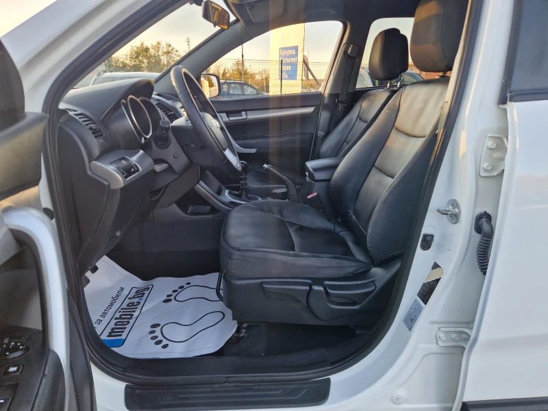 Kia Sorento 2.2CRDI/4X4/КОЖА, снимка 9 - Автомобили и джипове - 52265246