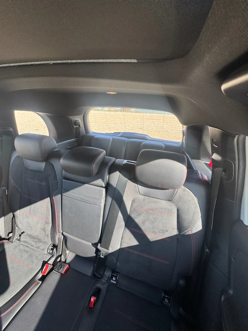 Mercedes-Benz GLB 220d 4matic 6+ 1 AMG PANORAMA, снимка 12 - Автомобили и джипове - 52391569