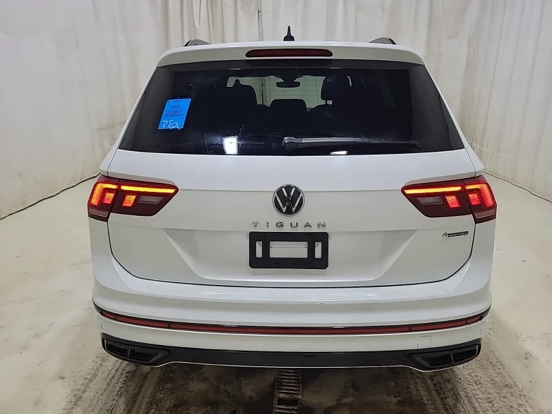 VW Tiguan COMFORTLINE R-LINE BLACK EDITION * * CARFAX * * , снимка 5 - Автомобили и джипове - 53168919