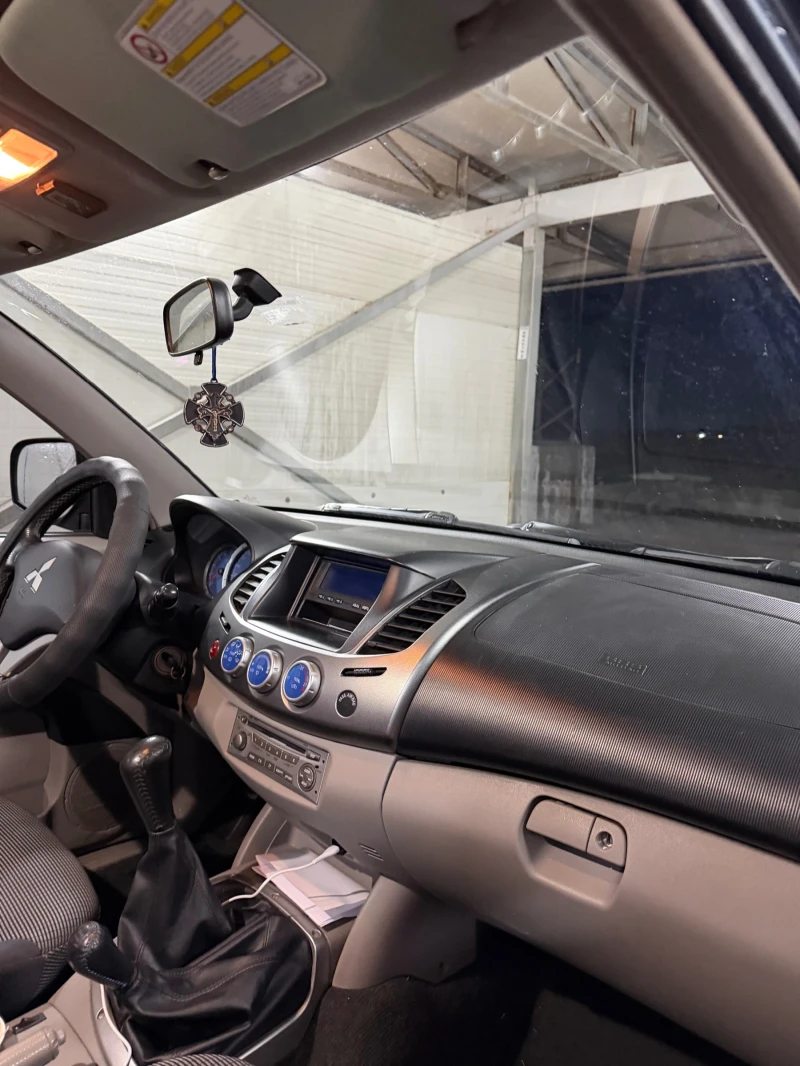 Mitsubishi L200, снимка 11 - Автомобили и джипове - 53587054