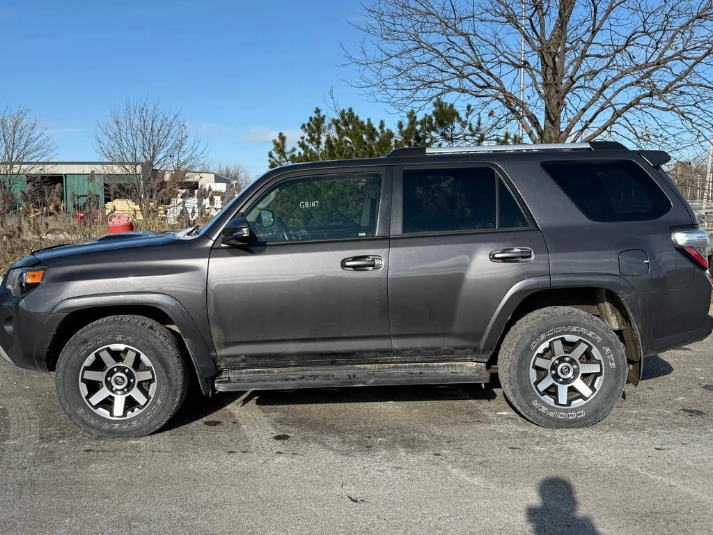 Toyota 4runner * TRD Off Road Premium 4WD 4dr V6 * CARFAX * БЕЗ П - изображение 2