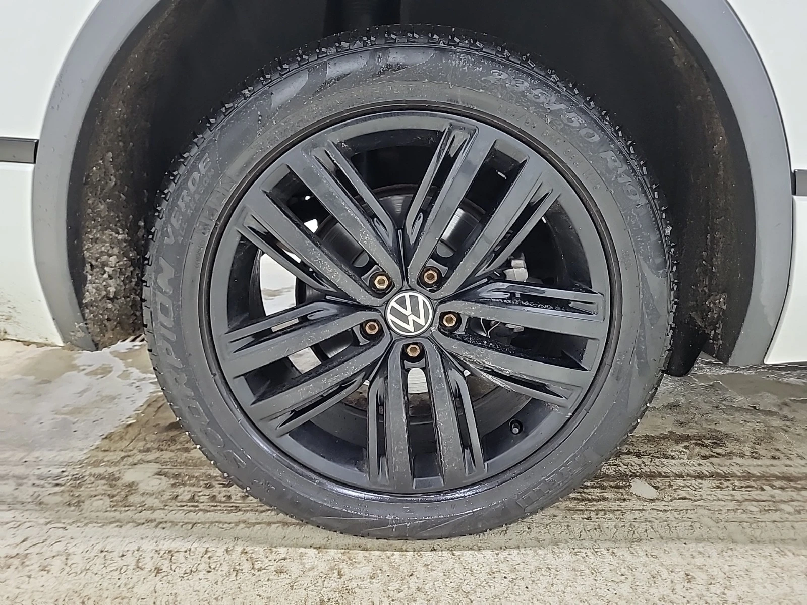 VW Tiguan COMFORTLINE R-LINE BLACK EDITION * * CARFAX * *  | Mobile.bg � ����������� 7