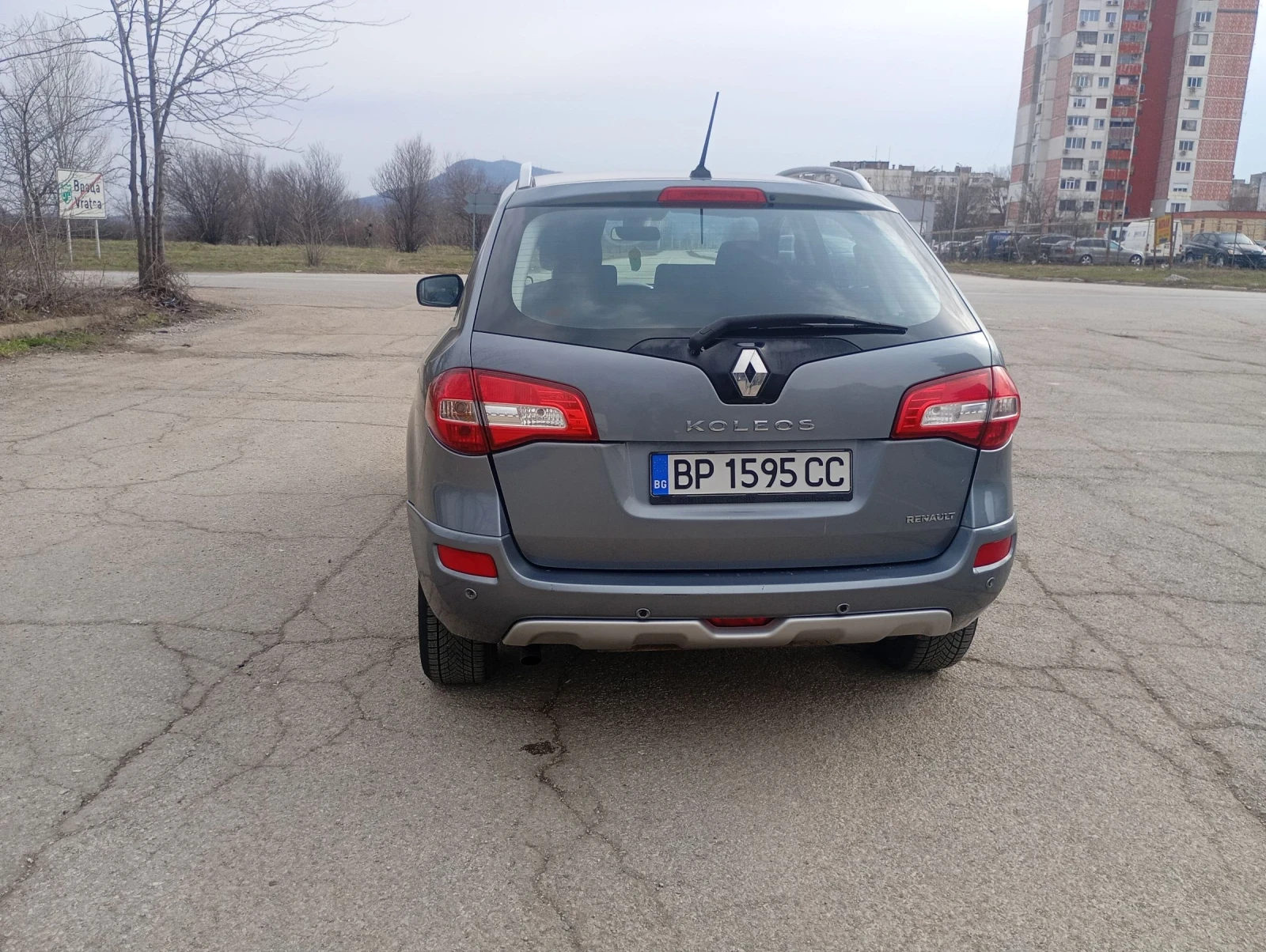 Renault Koleos 2.5i, снимка 2 - Автомобили и джипове - 53731174