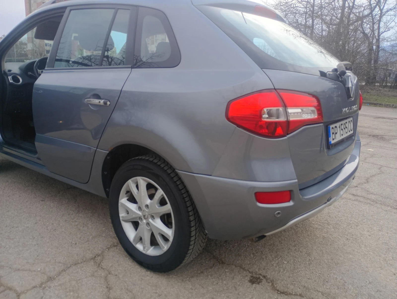 Renault Koleos 2.5i, снимка 9 - Автомобили и джипове - 53731174