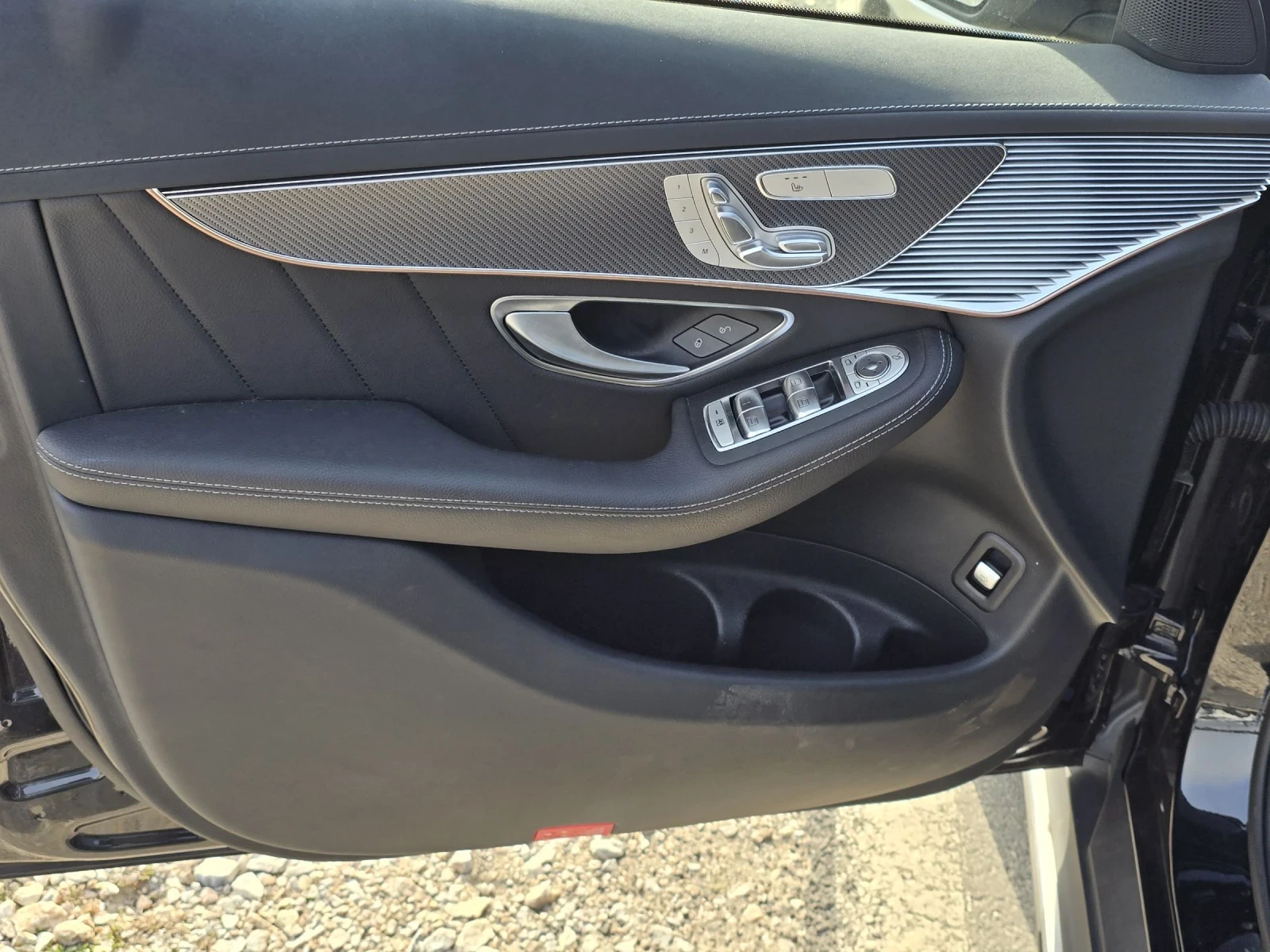 Mercedes-Benz EQC 400/4-matik/AMG-PREMIUM/40 000KM, снимка 8 - Автомобили и джипове - 53809868