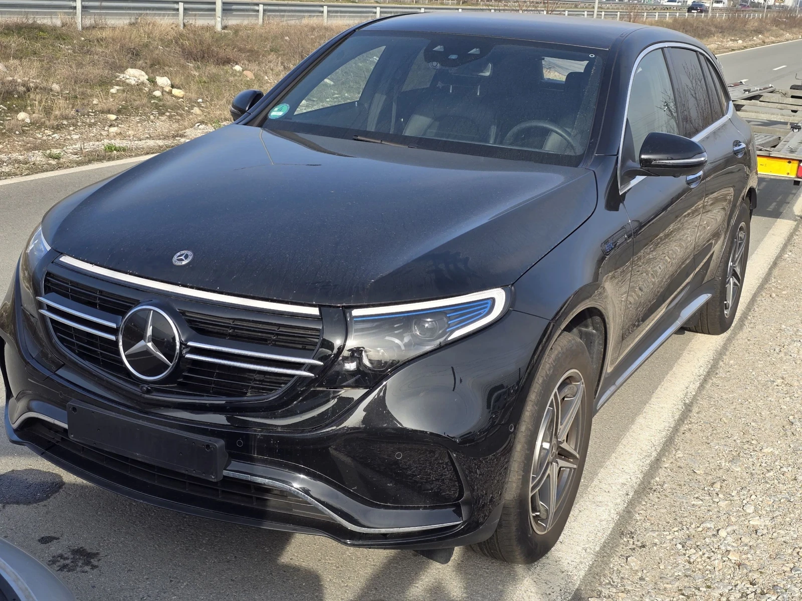 Mercedes-Benz EQC 400/4-matik/AMG-PREMIUM/40 000KM, снимка 2 - Автомобили и джипове - 53809868