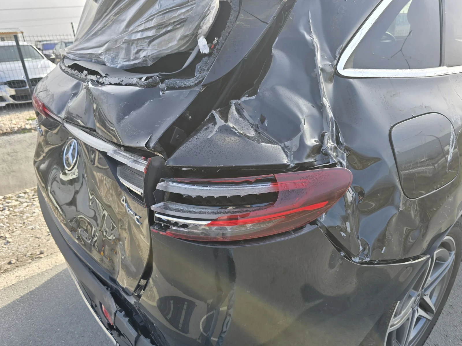 Mercedes-Benz EQC 400/4-matik/AMG-PREMIUM/40 000KM, снимка 14 - Автомобили и джипове - 53809868