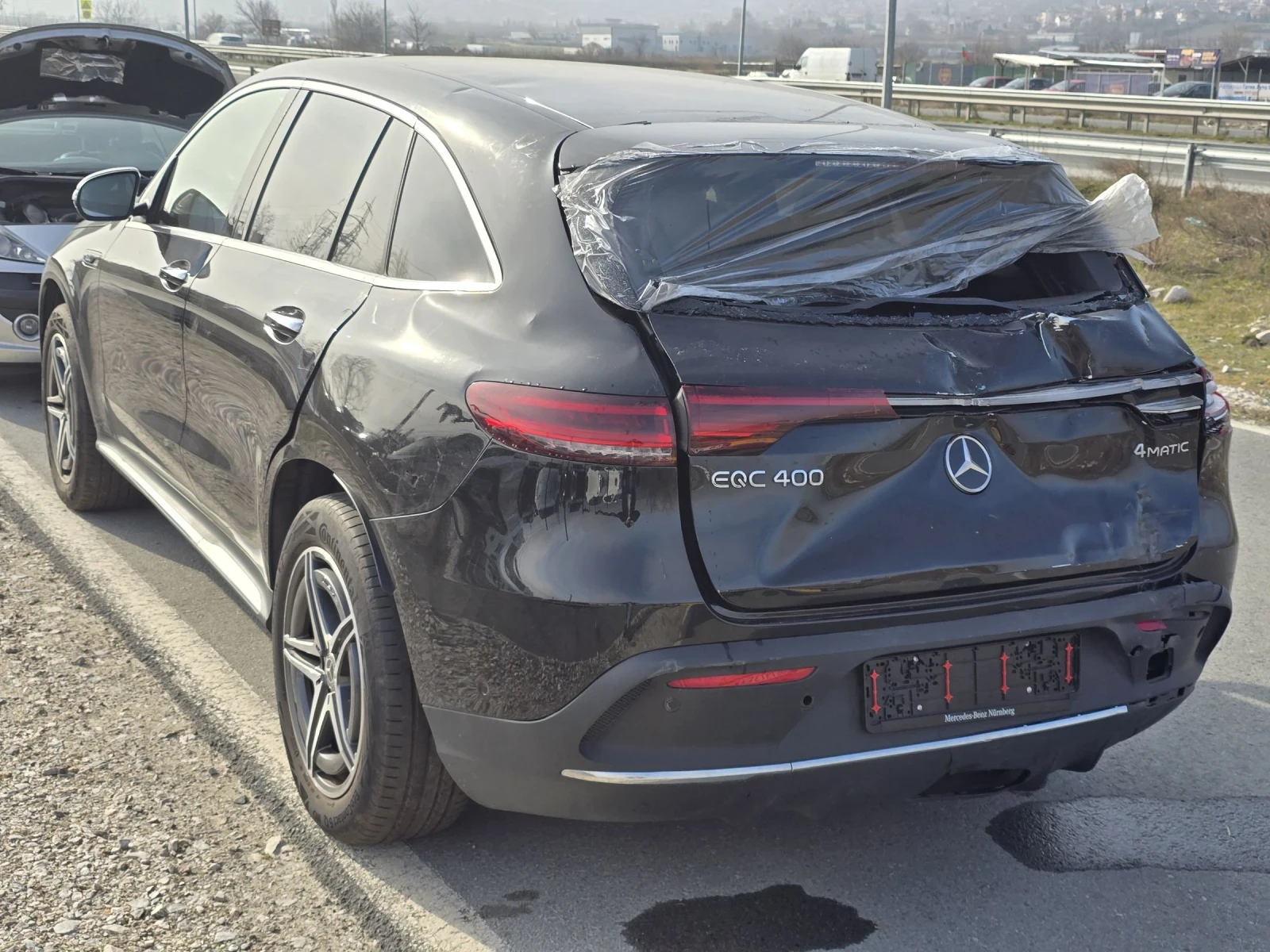 Mercedes-Benz EQC 400/4-matik/AMG-PREMIUM/40 000KM, снимка 6 - Автомобили и джипове - 53809868