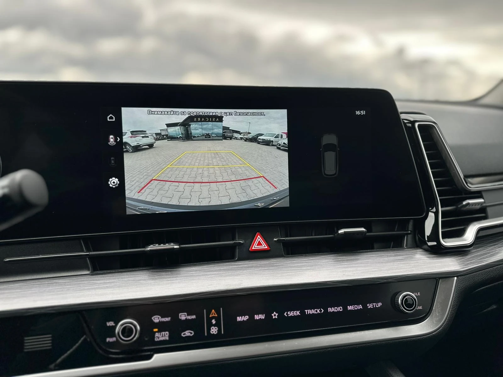 Kia Sportage / 1.6 CRDI / MILD HYBRID / 127000 KM / TOP /, снимка 15 - Автомобили и джипове - 53914751