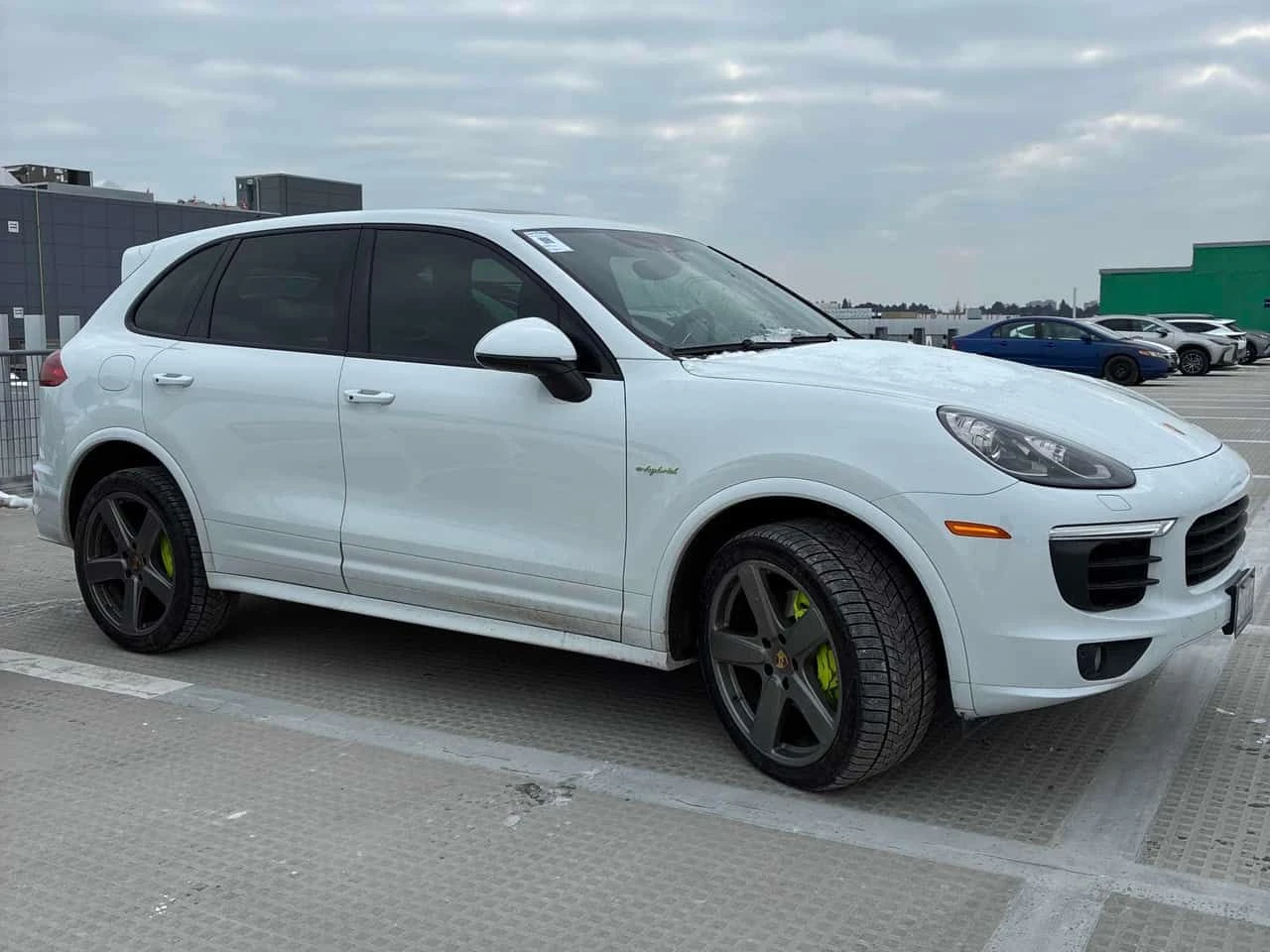 Porsche Cayenne S E Hybrid  CARFAX, снимка 3 - Автомобили и джипове - 54109896