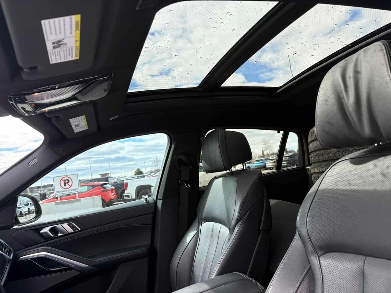 BMW X6 xDrive40i/ДИСТРОНИК/360 КАМЕРИ/ПАНОРАМА/ВТОРИ ГУМИ, снимка 5 - Автомобили и джипове - 54320086