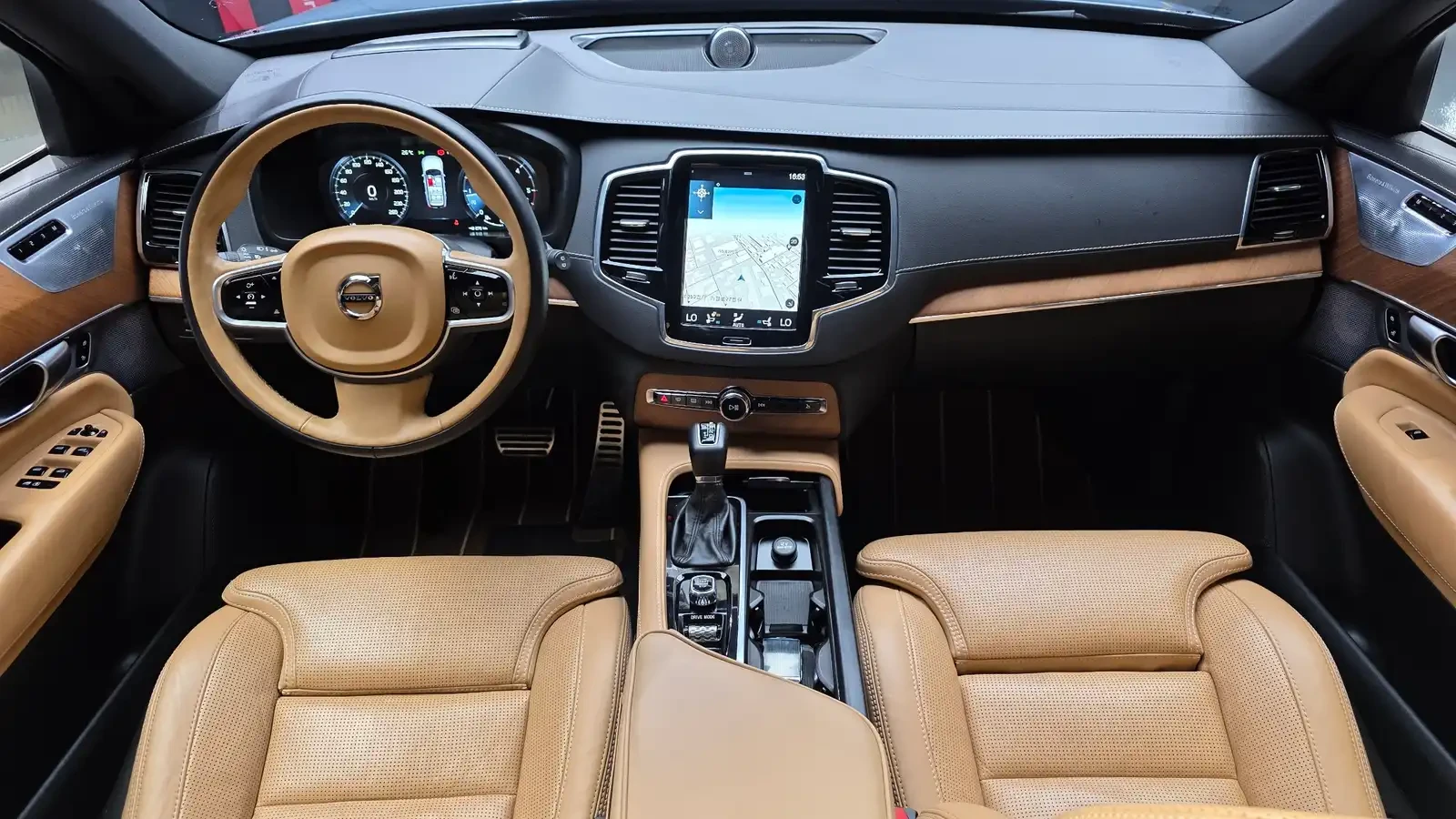 Volvo Xc90 D5 INSCRIPTION| B&W| DISTRONIC| ПАНО| 7 МЕСТНА, снимка 6 - Автомобили и джипове - 55211442