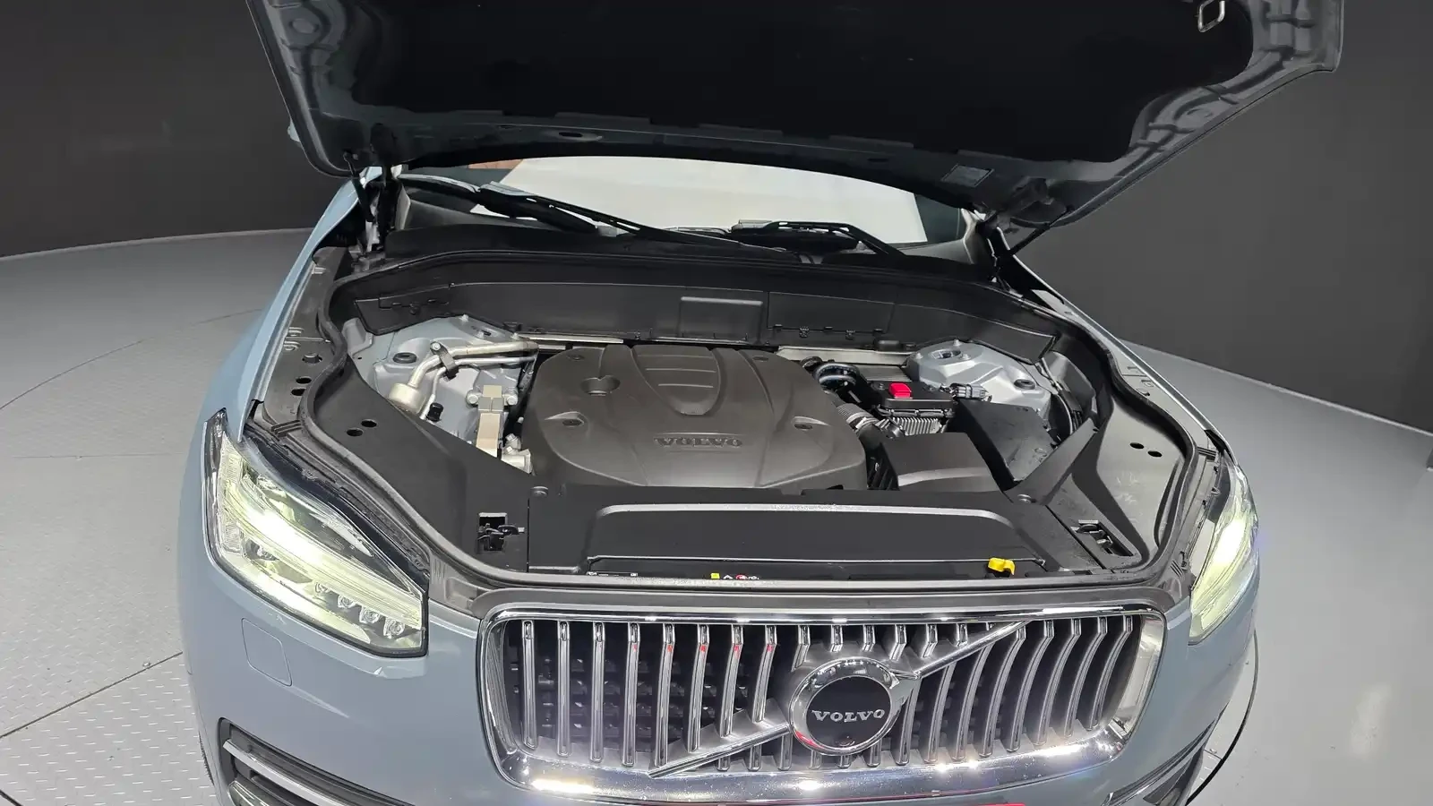 Volvo Xc90 D5 INSCRIPTION| B&W| DISTRONIC| ПАНО| 7 МЕСТНА, снимка 14 - Автомобили и джипове - 55211442