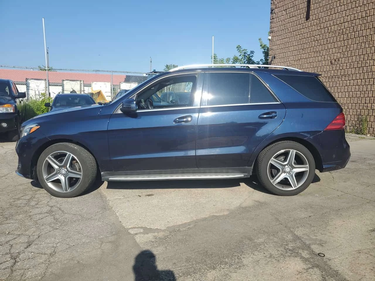 Mercedes-Benz GLE * 4MATIC 4dr 350d * CARFAX * ЦЕНА ДО БГ, снимка 3 - Автомобили и джипове - 55267750
