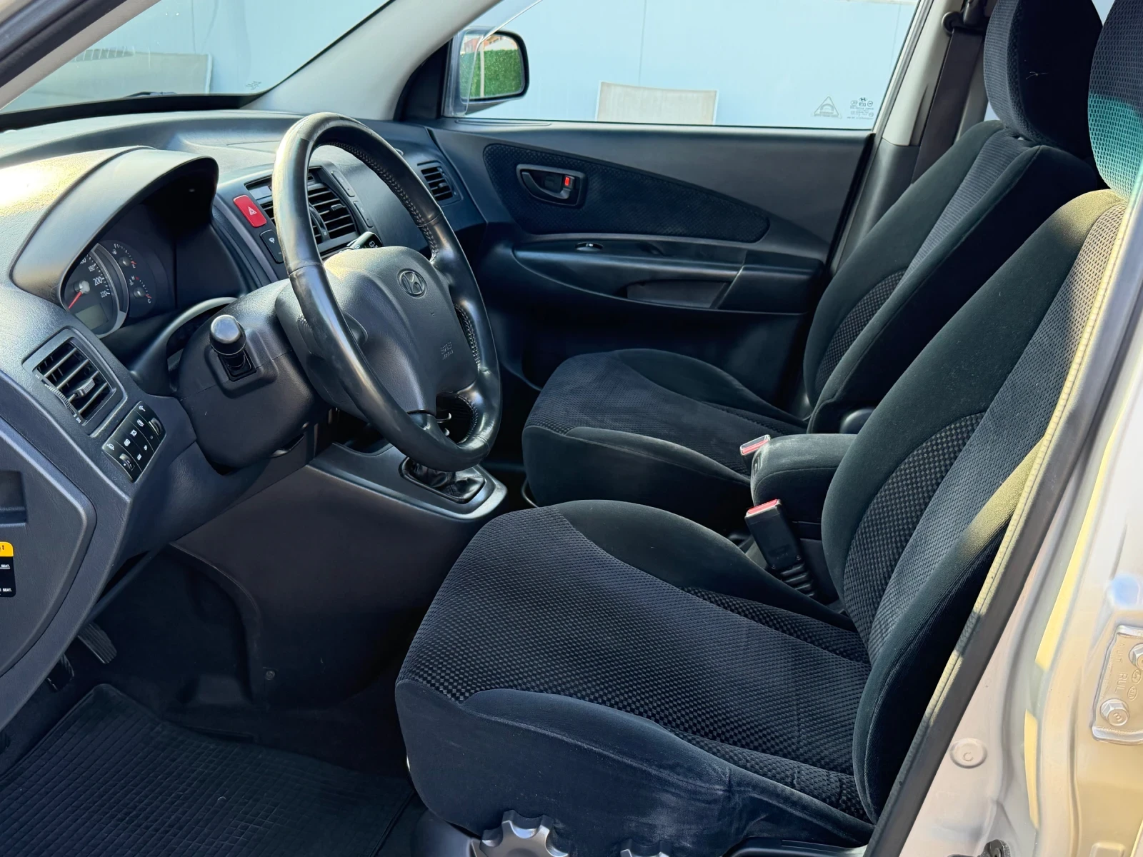 Hyundai Tucson 4x4 / Diesel / 136 , снимка 8 - Автомобили и джипове - 55400198