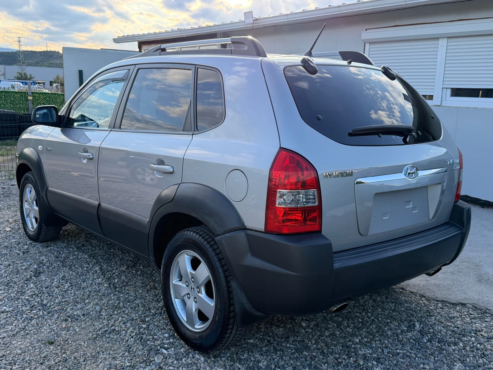 Hyundai Tucson 4x4 / Diesel / 136 , снимка 5 - Автомобили и джипове - 55400198